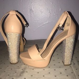 CHARLOTTE RUSSE Nude Diamond Platform Heels